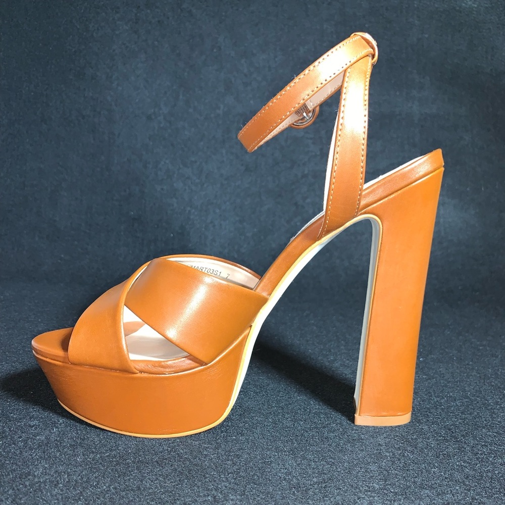 Steve Madden Martina Cognac Leather Sandals. Size 7 - Picture 9 of 11
